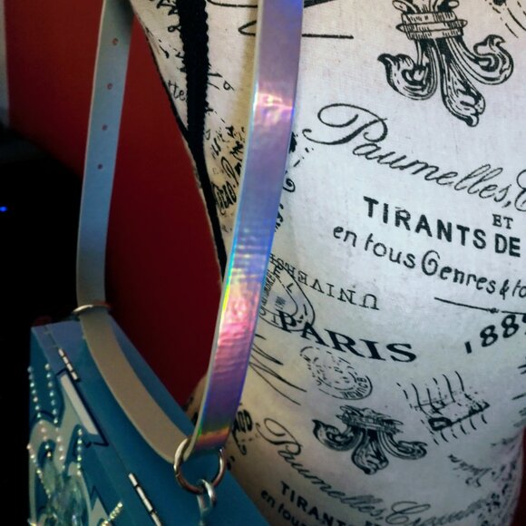 Suenos de Saundra Upcycled, RARE Blue/White Churchill Cigar Shoulder Purse - Picture 3 of 13